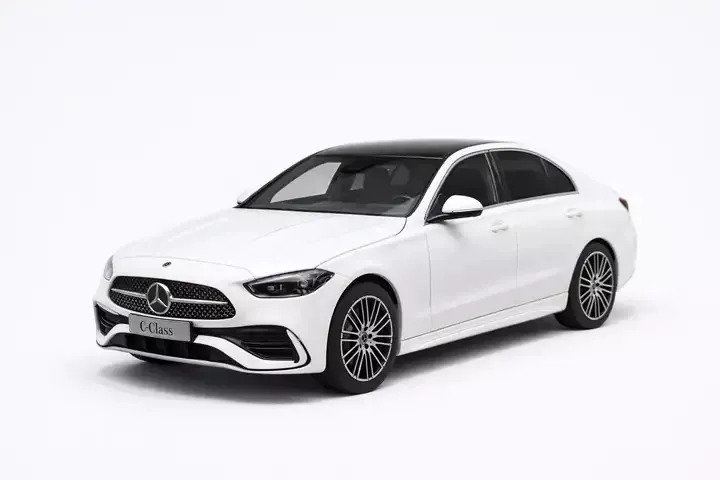 1/18 Mercedes-Benz CLA Coupé (Kutupsal Beyaz / Polar White)