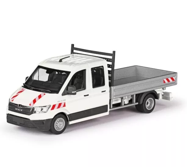 1/50  MAN TGE 4.180 çift kabinli platformlu panelvan, beyaz