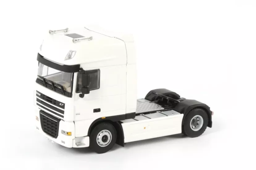 1/50 DAF XF 105 SSC 4x2 Beyaz