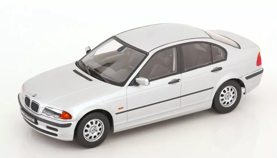 KK SCALE 1:18 BMW E46 Limousine 1999 silber