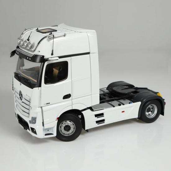  1/18 Mercedes-Benz Actros 1863 GigaSpace 4x2 White 