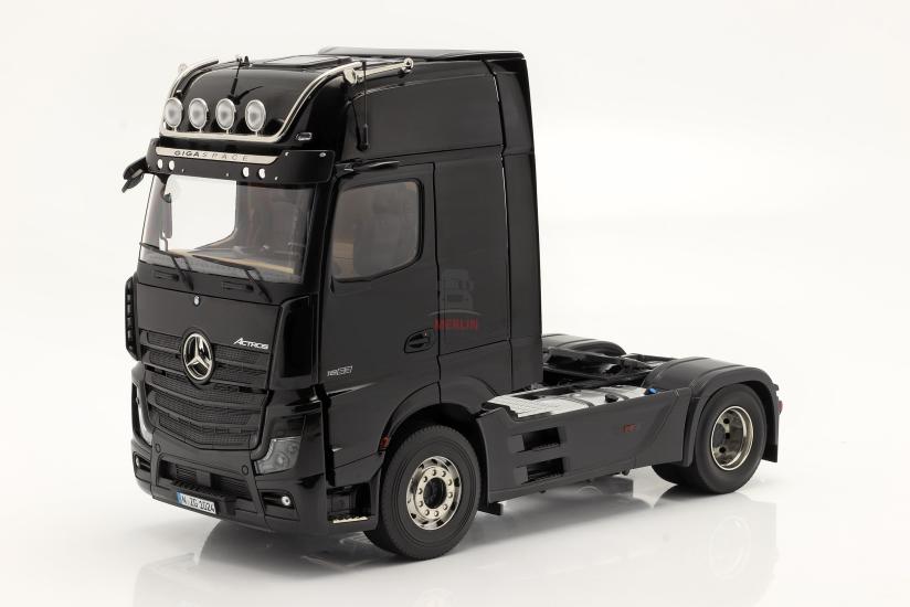 1/18 Mercedes-Benz Actros GigaSpace 4x2 - Siyah 