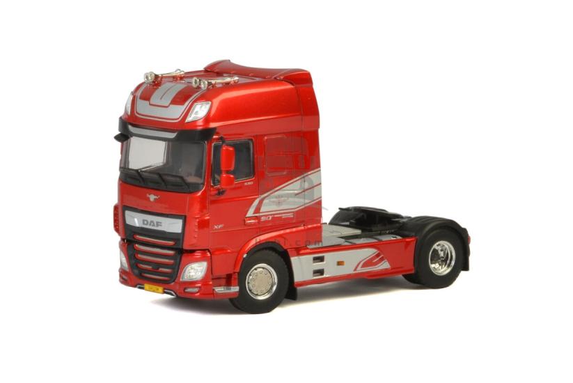 Daf  XF 106  SPACE CAB RED 4x2 Tır Çekici