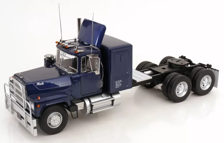 1/18 Mack RL 700L Truck year 1974 blaumetallic 1:18 Road Kings