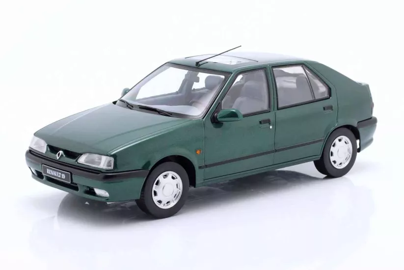 1/18 Triple9 1994 Renault 19 (British Green Metallic) 