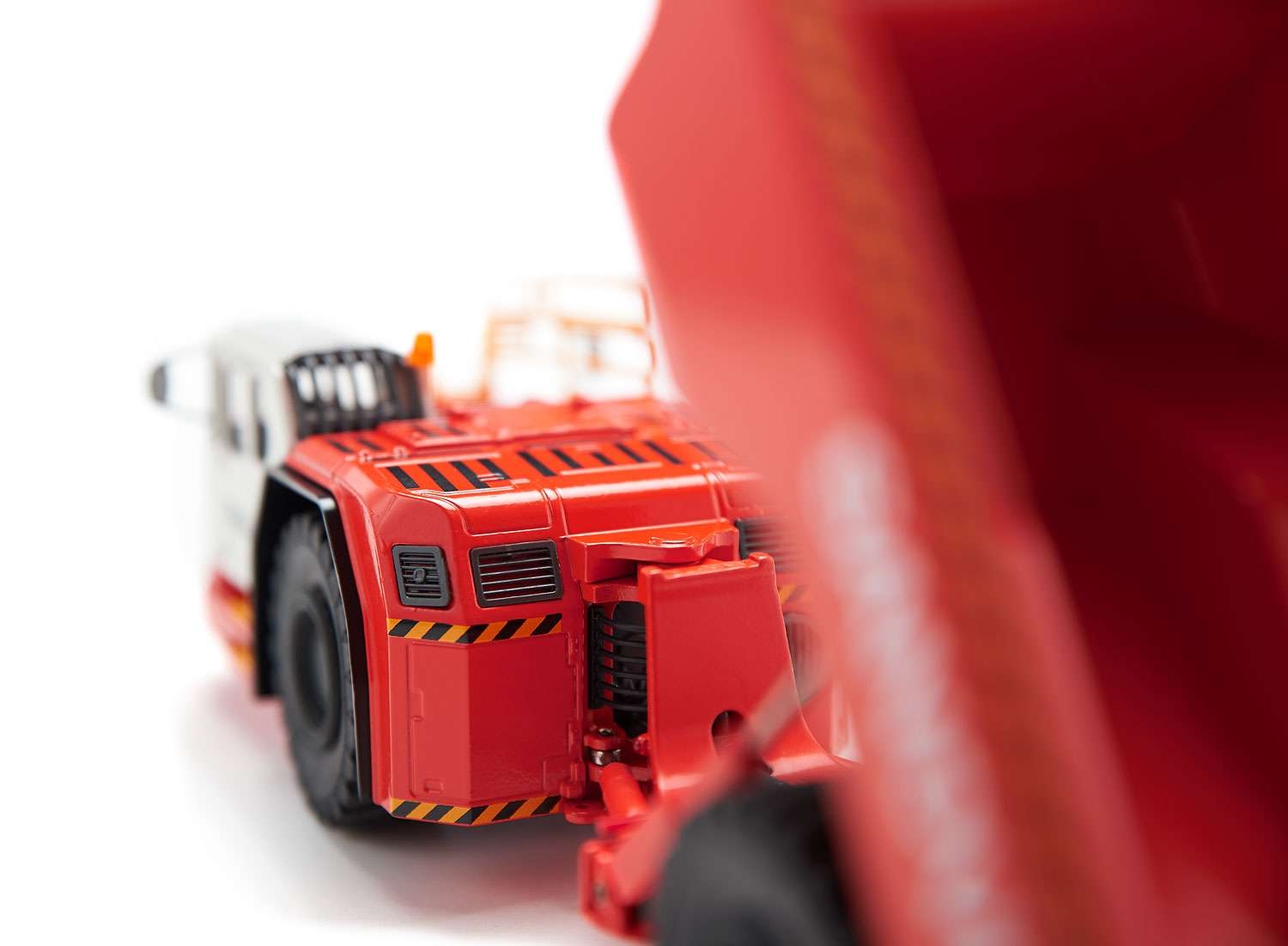Sandvik TH663 Underground dumper