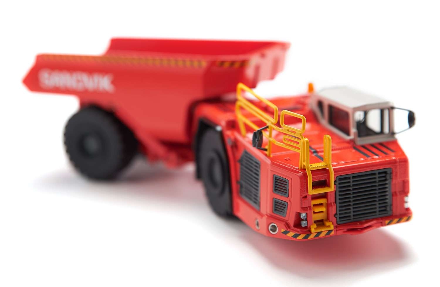 Sandvik TH663 Underground dumper