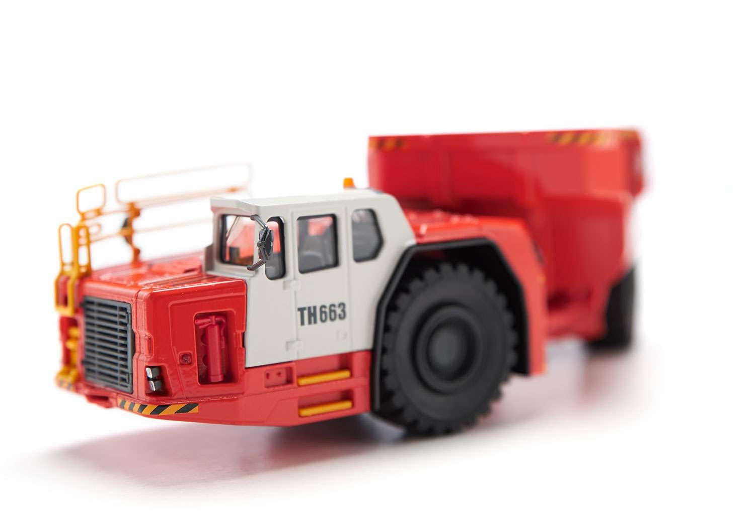 Sandvik TH663 Underground dumper
