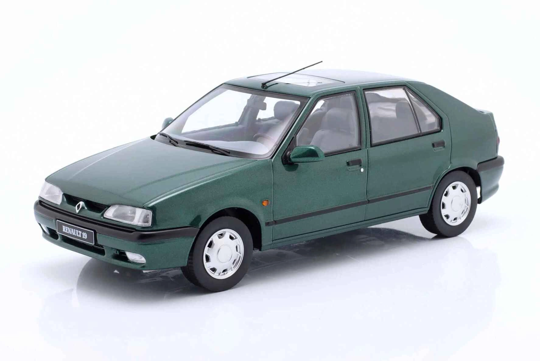 1/18 Triple9 1994 Renault 19 (British Green Metallic) 