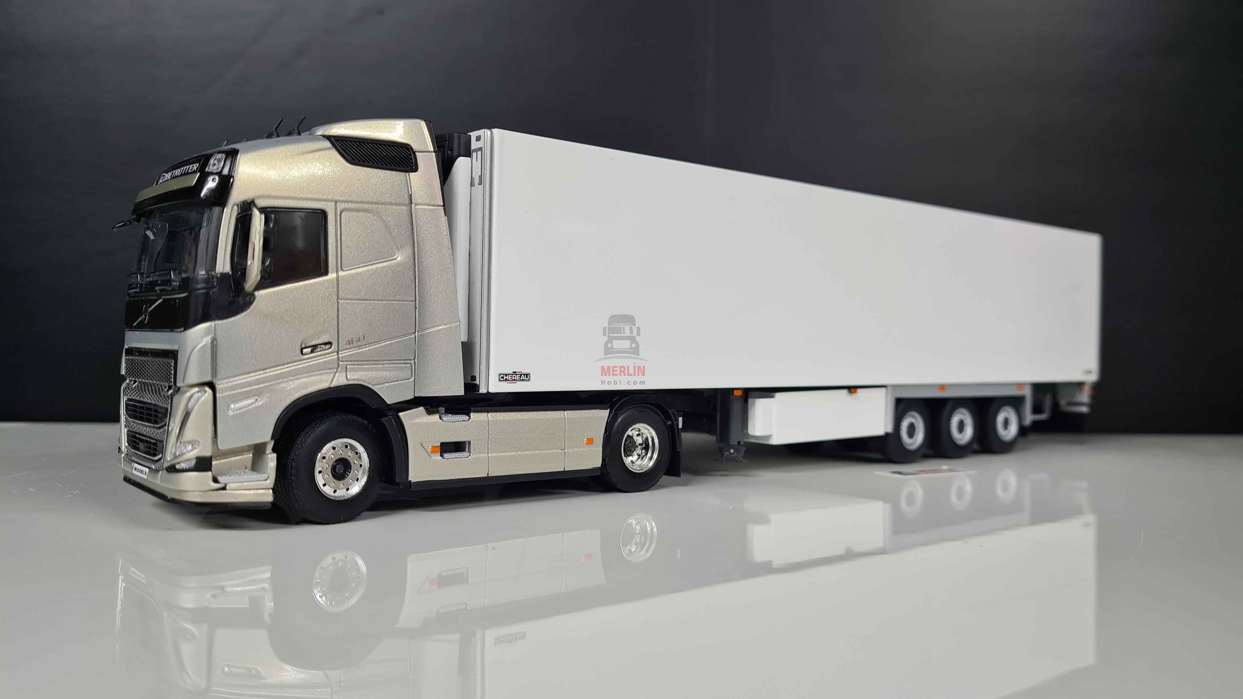 1&frasl;50 Volvo FH5 Globerotter 4x2 - GRİ + Frigo Soğutuculu Trailer