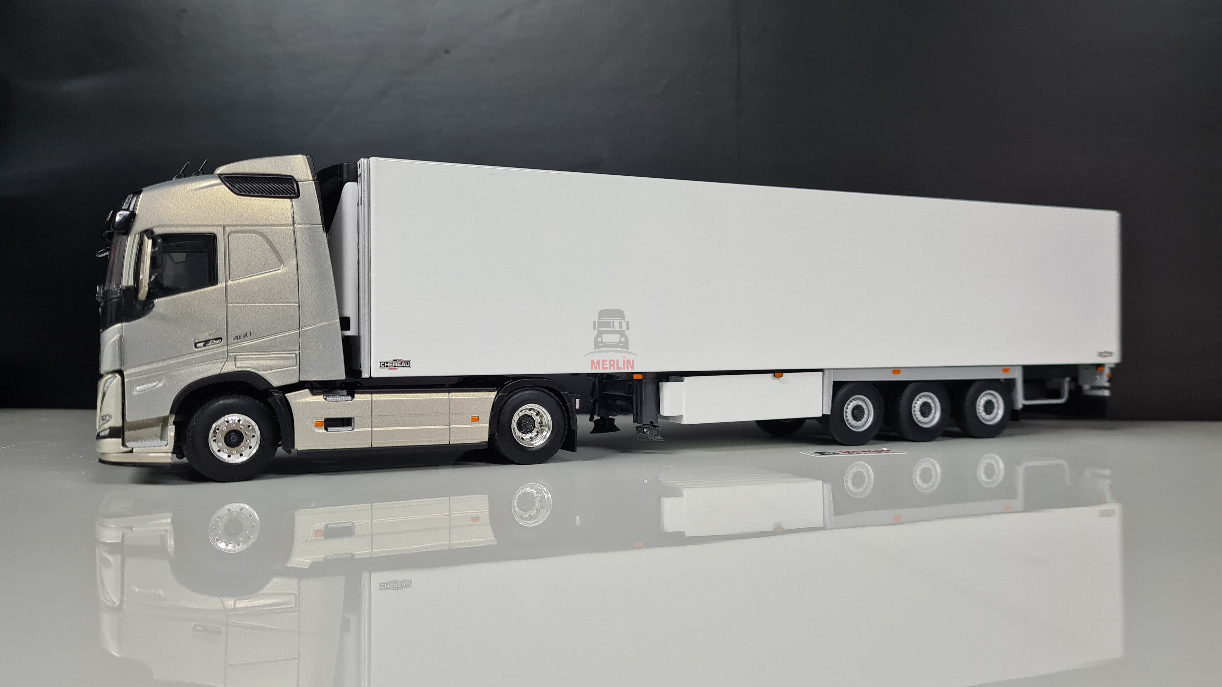 1/50 Volvo FH5 Globerotter 4x2 - GRİ   + Frigo Soğutuculu Trailer