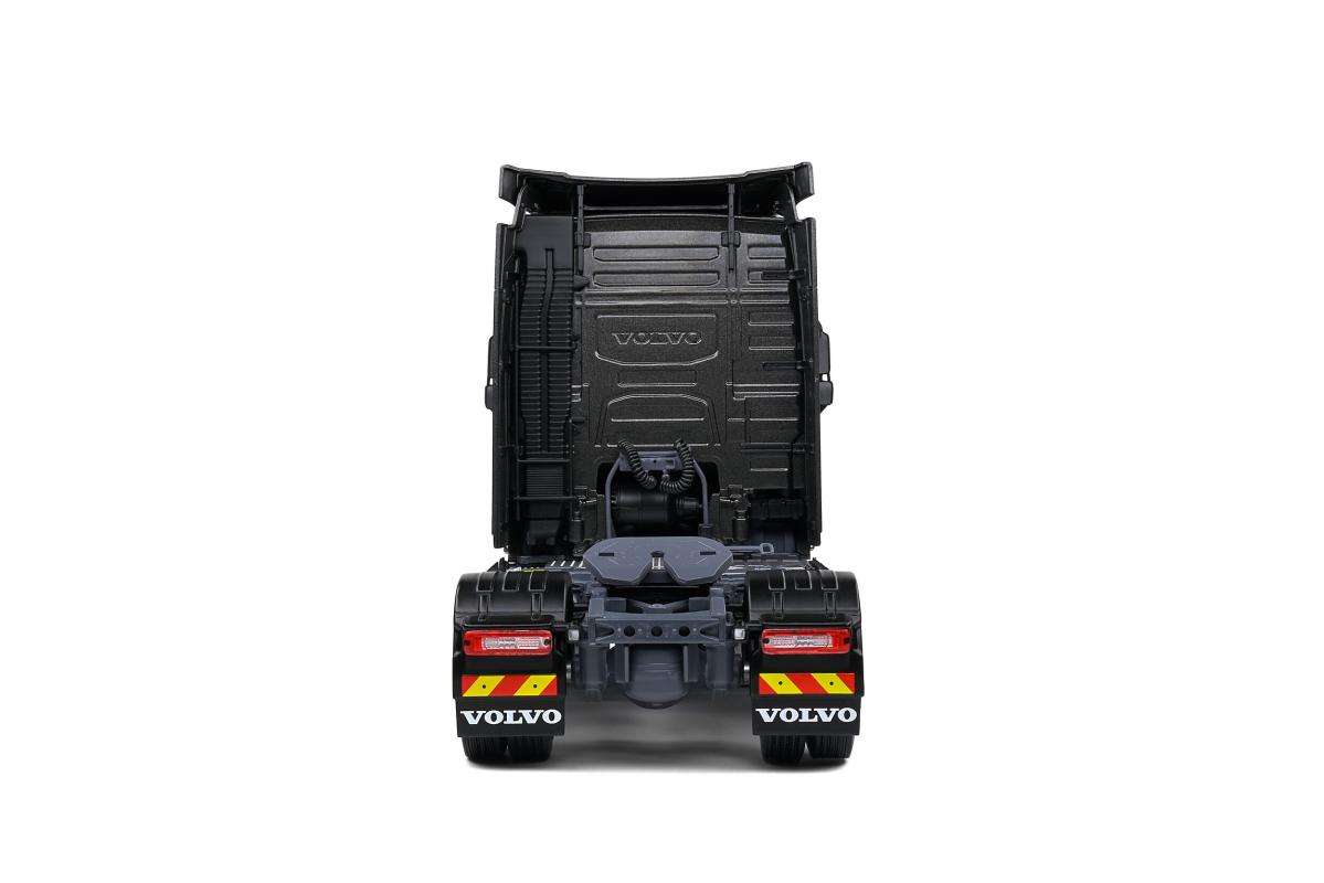 1/24 Volvo FH16 XL 750 – BLACK METALLIC Trucks