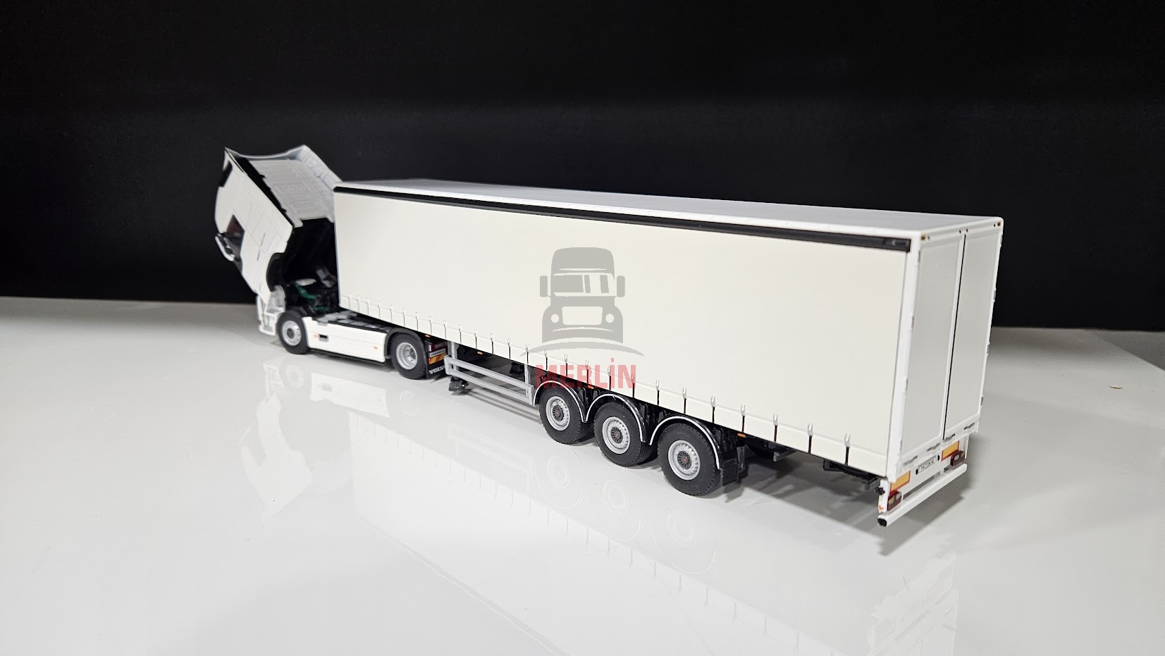 1/50 Volvo FH5 4X2 Beyaz + Perdeli / Tenteli Dorse Tır Çekici