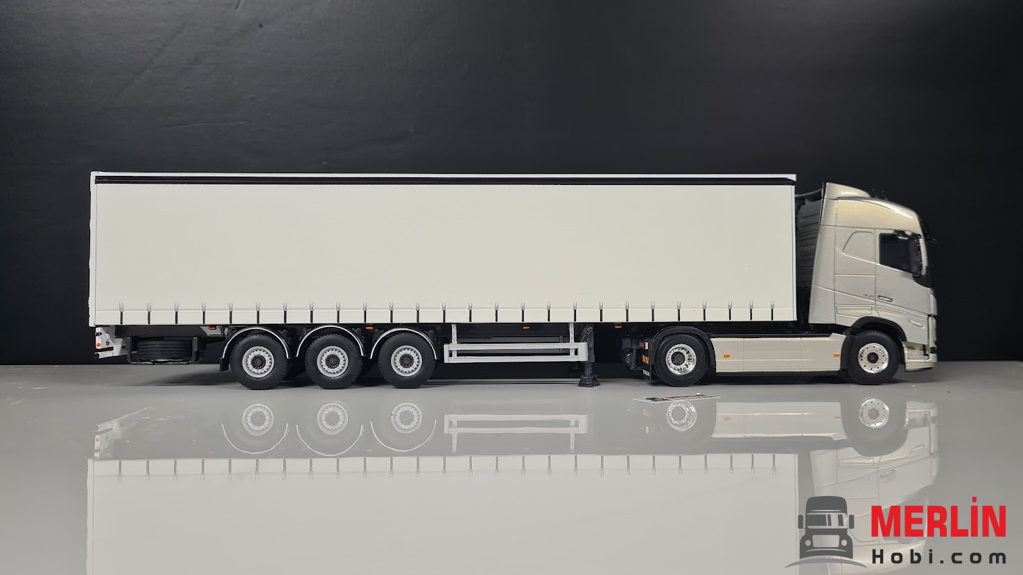 1/50 Volvo FH5 4X2 GRİ  + Perdeli / Tenteli Dorse Tır Çekici