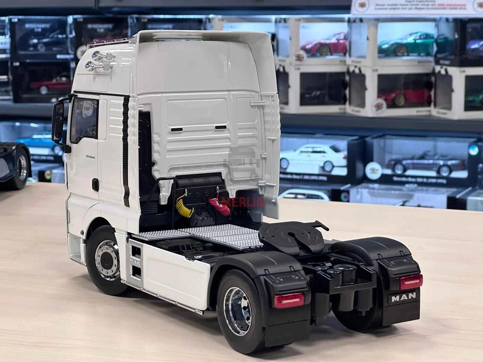 1/18 MAN TGX XXL 2018 - Beyaz Renk