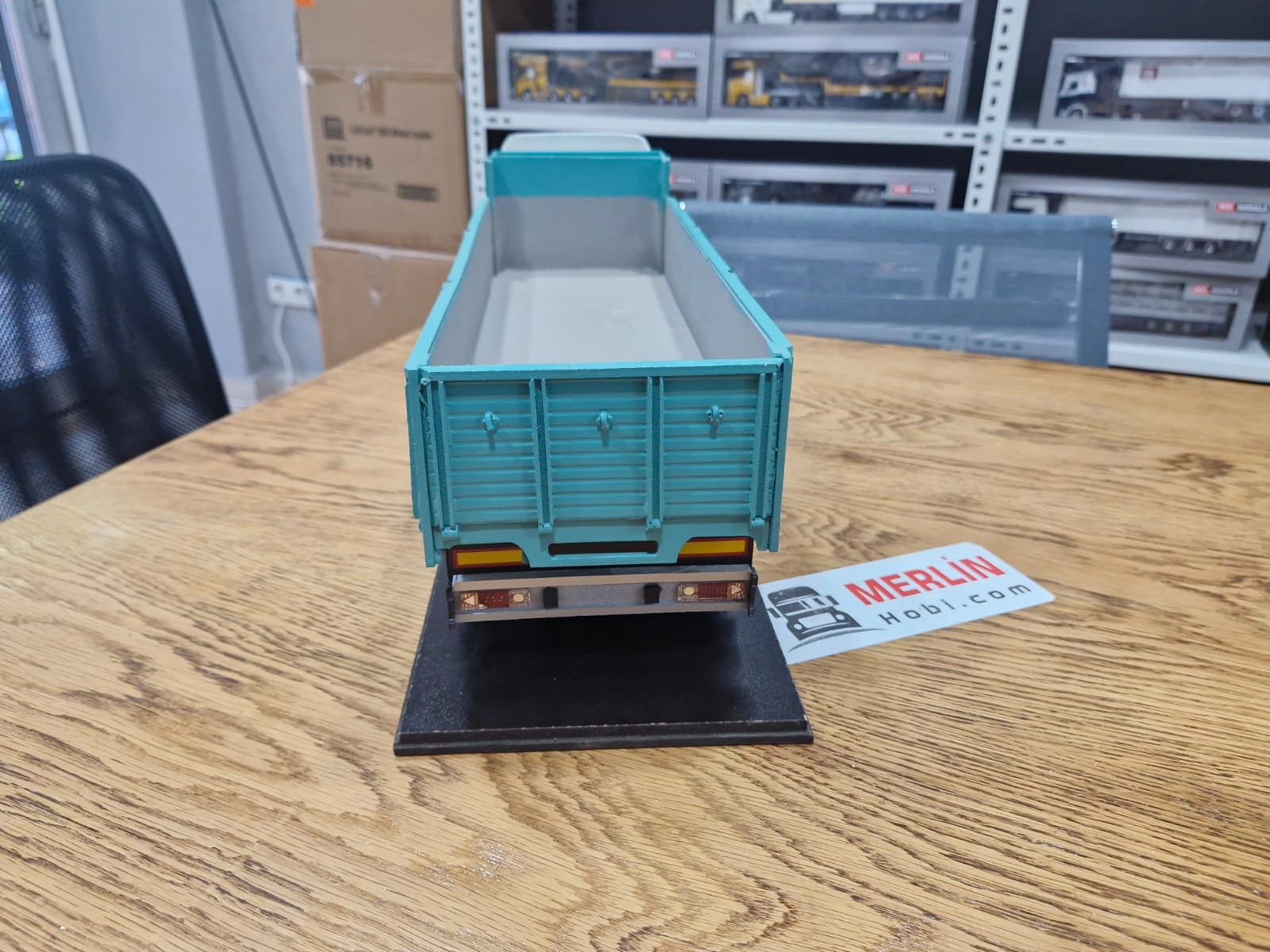 1/18 ölçekli  Ford D1210 Kamyon Özel İmalat 