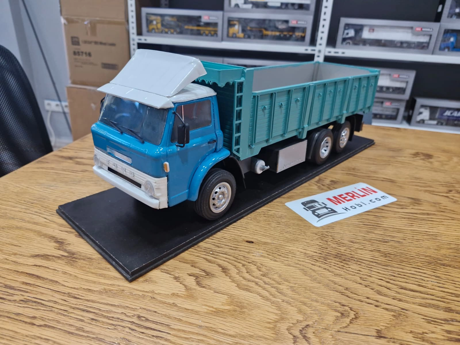 1/18 ölçekli  Ford D1210 Kamyon Özel İmalat 