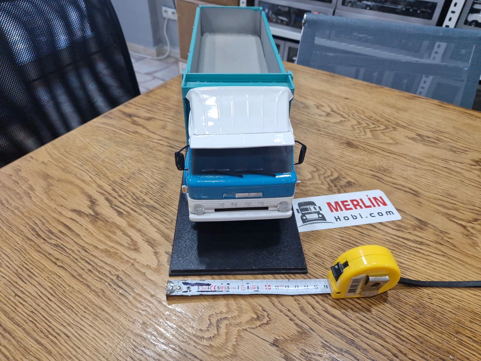 1/18 ölçekli  Ford D1210 Kamyon Özel İmalat 