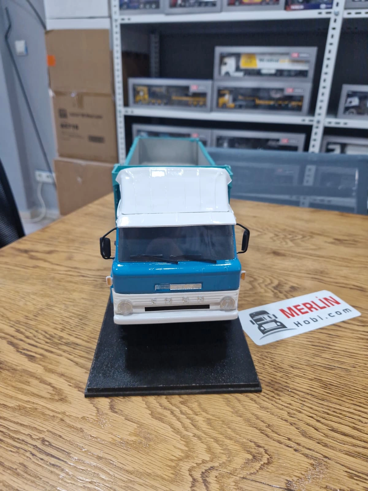 1/18 ölçekli  Ford D1210 Kamyon Özel İmalat 