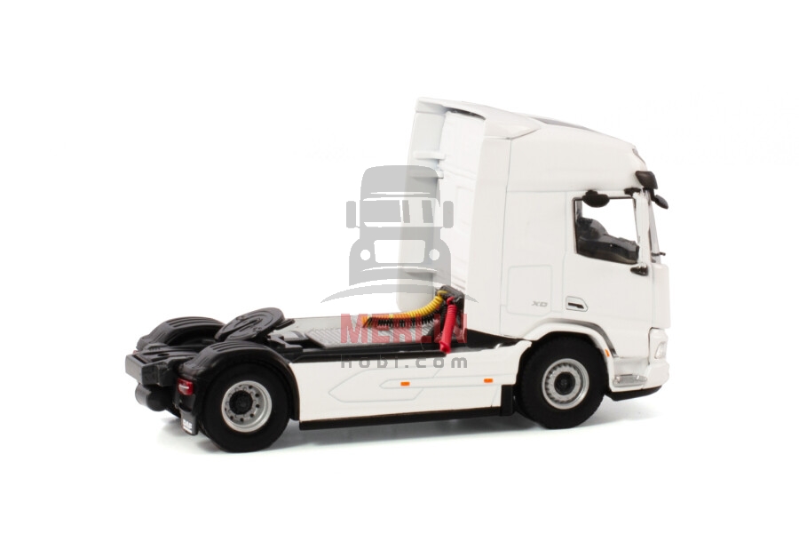 1/50 White Line; DAF XD 4X2