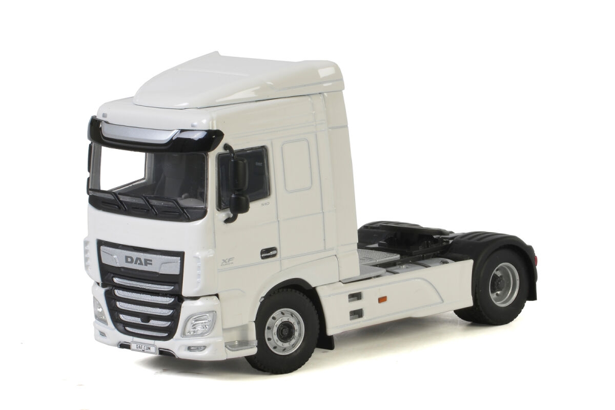 1/50 Daf  XF 106  SPACE CAB  4x2 Tractor