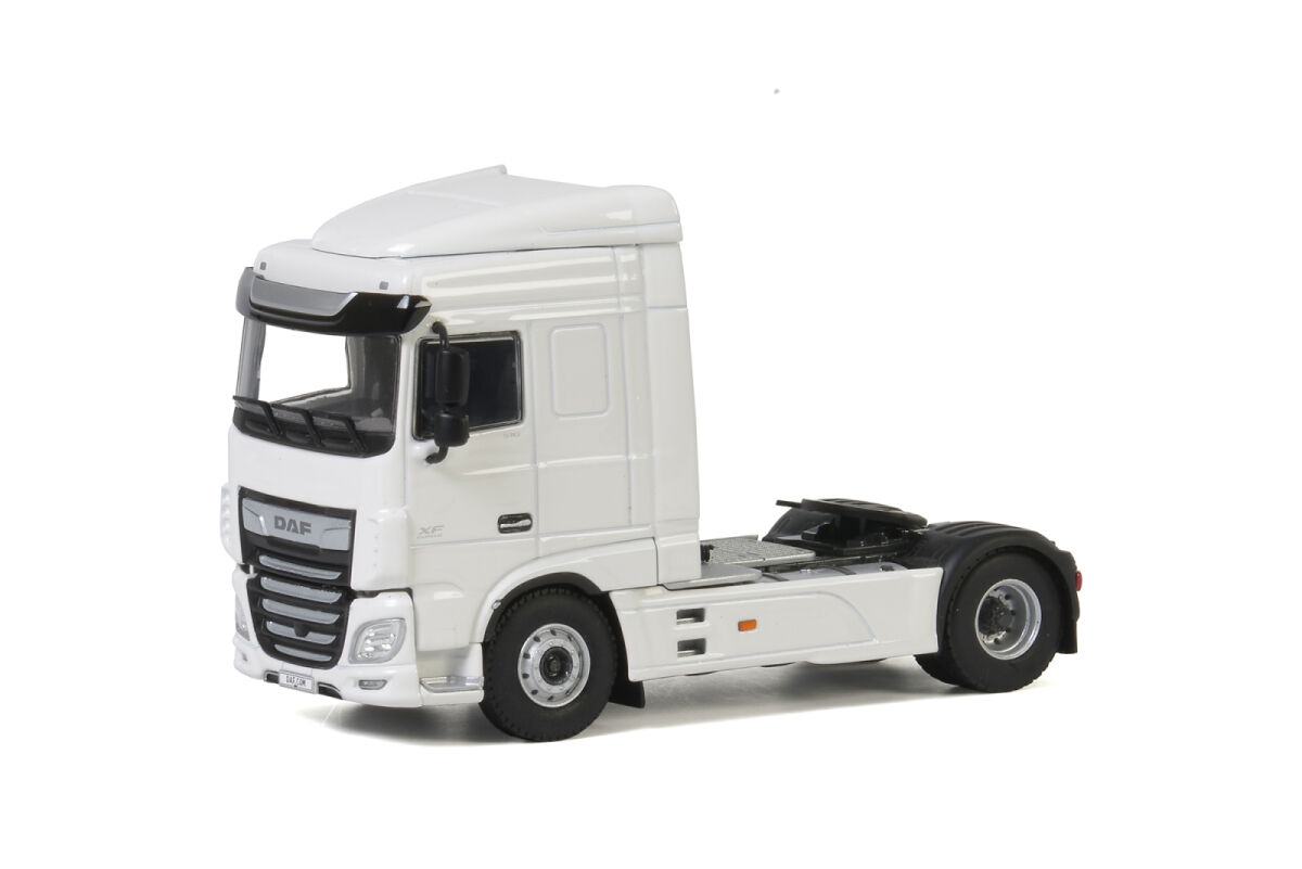 1/50 Daf  XF 106  SPACE CAB  4x2 Tractor